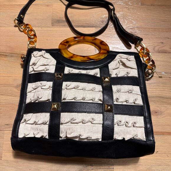 Extinctions Handbags - Extinction by Iris Apfel